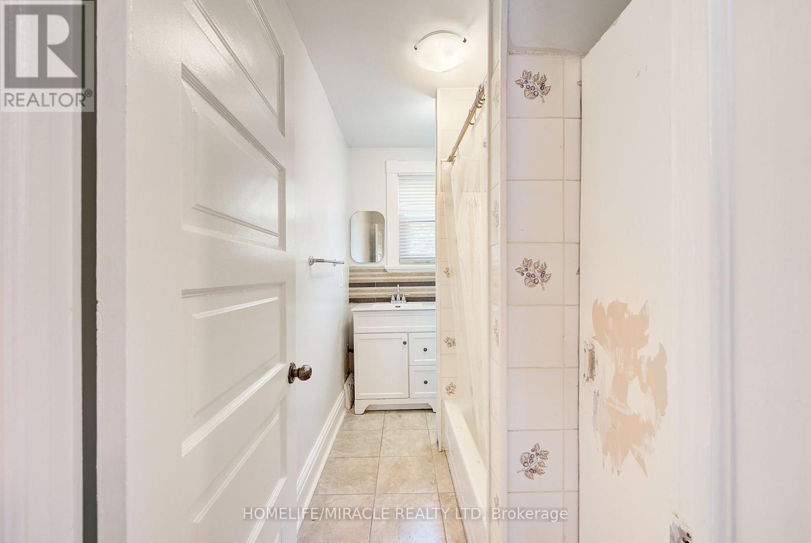 201 Clarence Street, London East, Ontario  N6B 2J8 - Photo 25 - X12434534