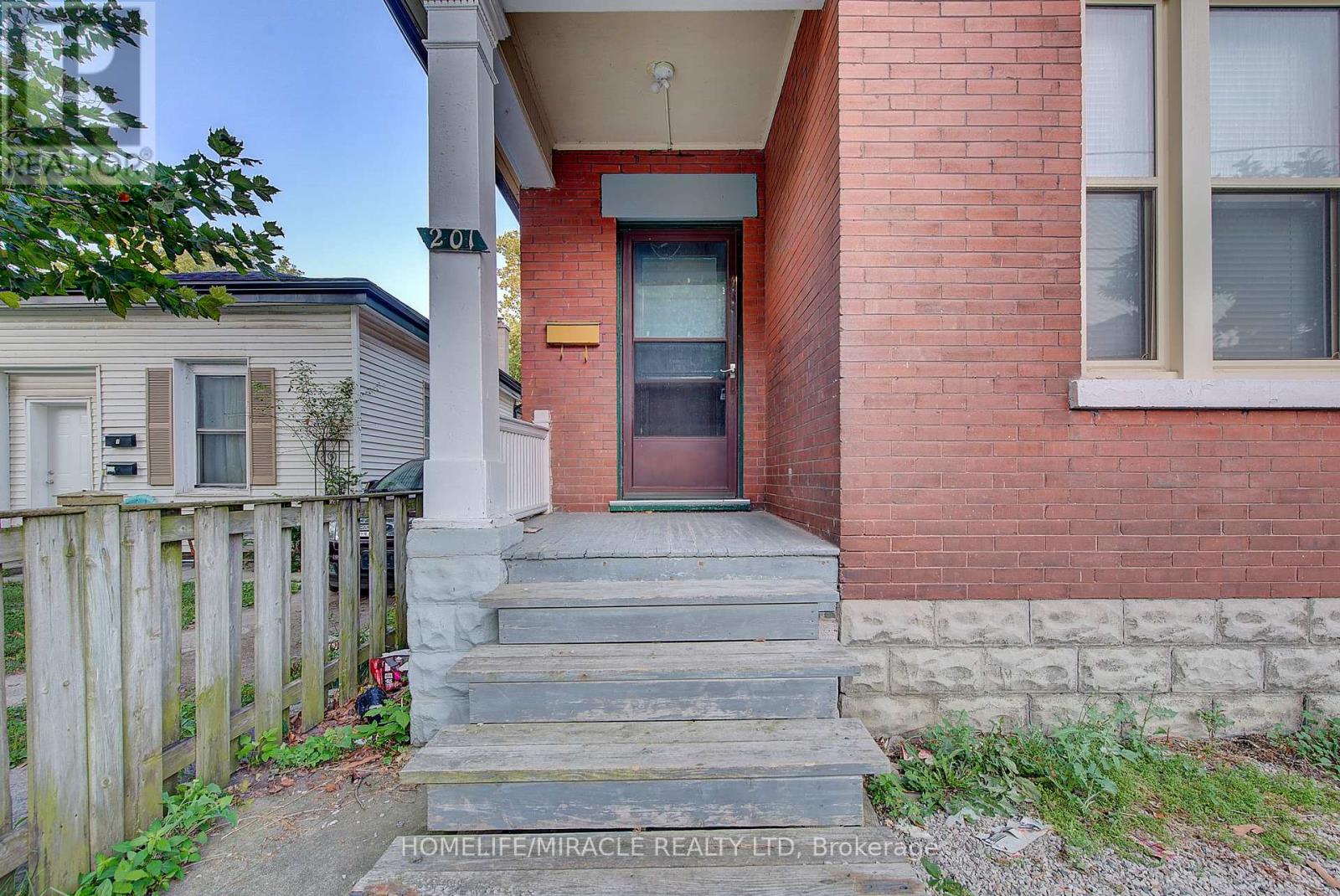 201 Clarence Street, London East, Ontario  N6B 2J8 - Photo 5 - X12434534