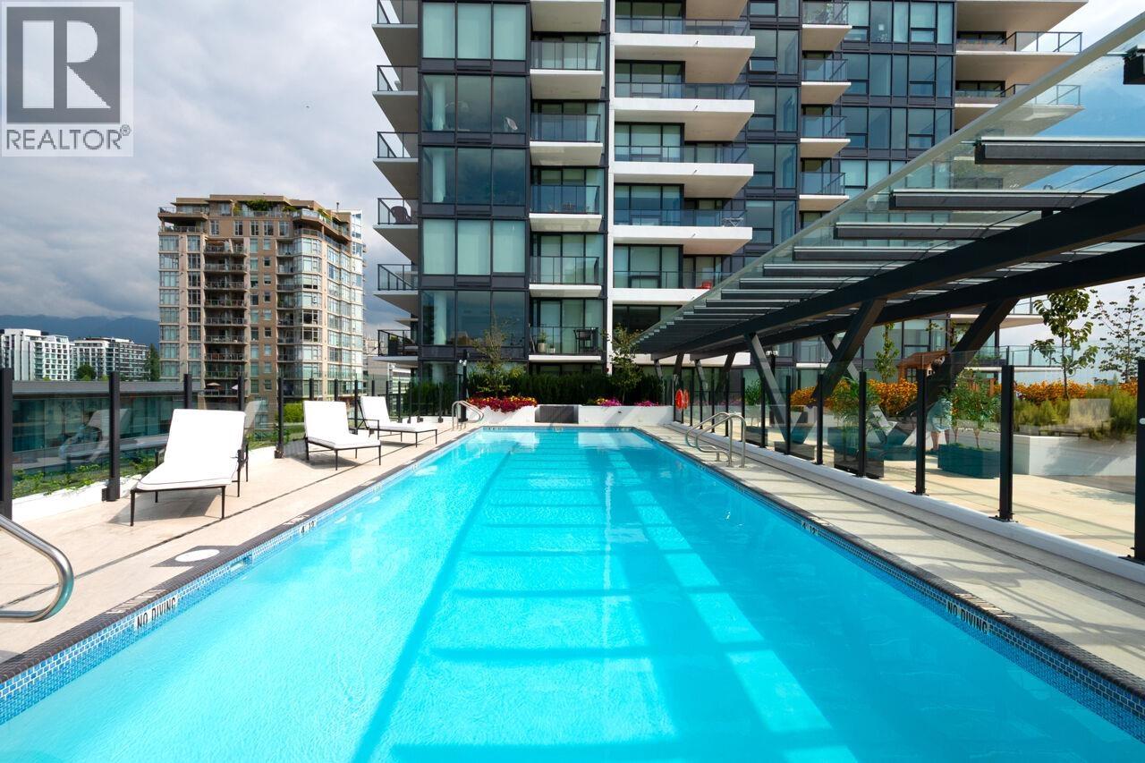804 135 E 13TH STREET, North Vancouver, British Columbia