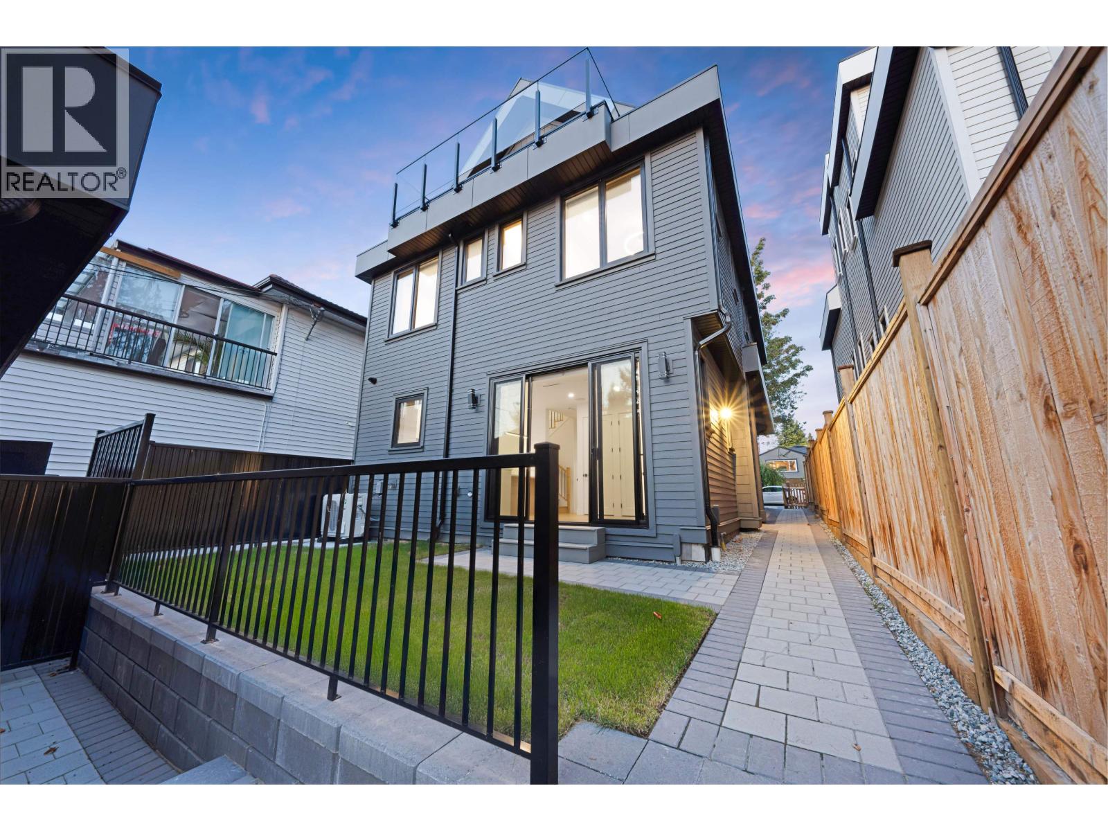 2 5315 INVERNESS STREET, Vancouver, British Columbia