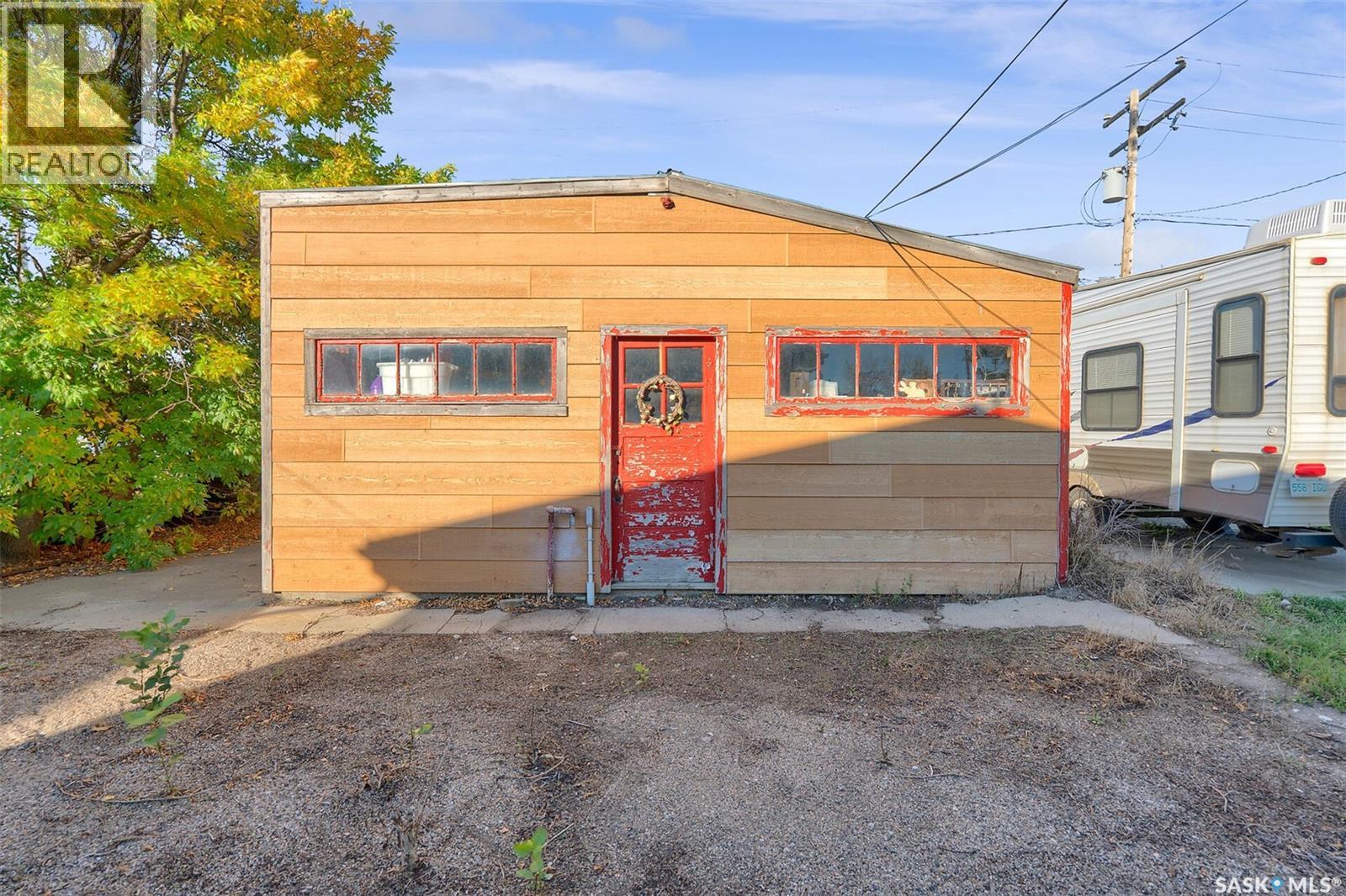 122 Central Avenue, Montmartre, Saskatchewan  S0G 3M0 - Photo 35 - SK019684