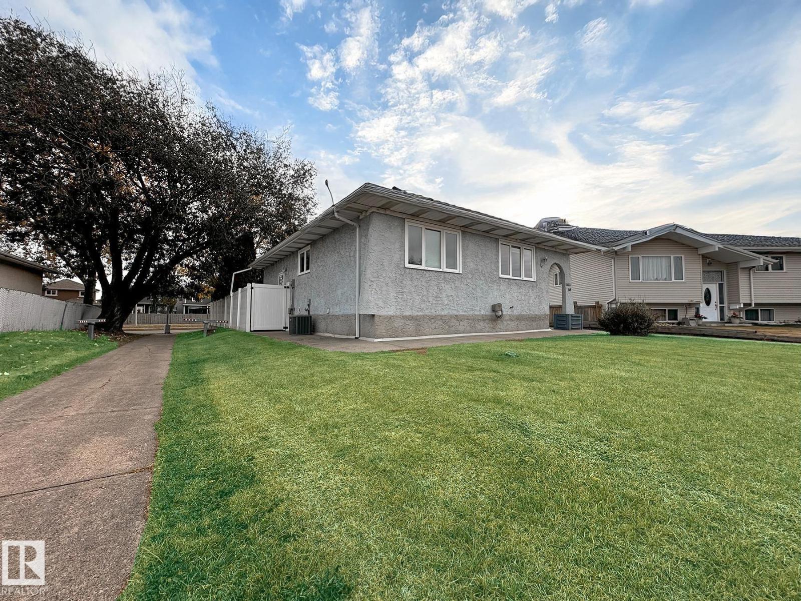 11403 149 AV NW, Edmonton, Alberta