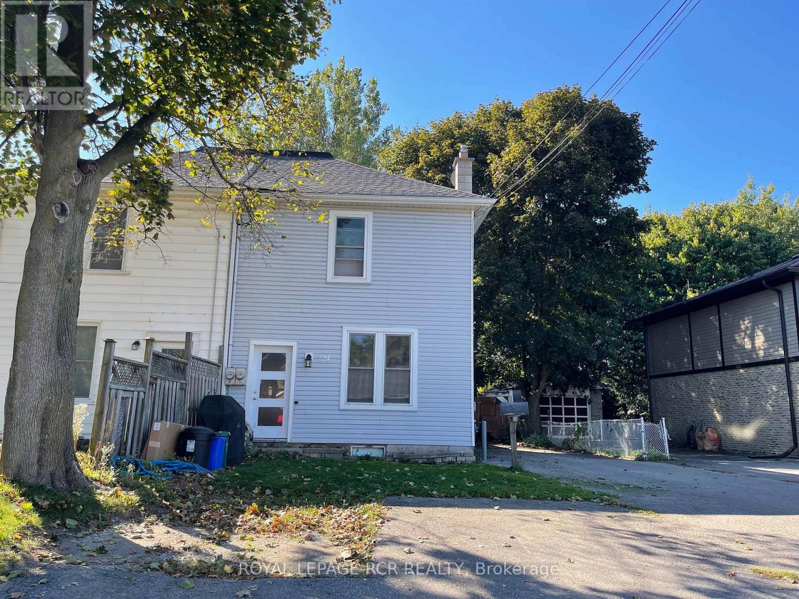 Upper - 124 Poplar Avenue, Halton Hills, Ontario  L7J 2E2 - Photo 1 - W12433722