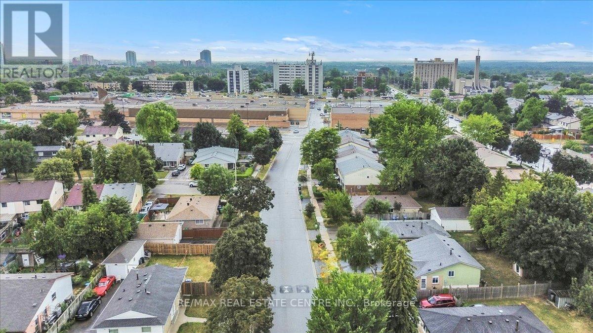 88 Sutherland Avenue, Brampton, Ontario  L6V 2H7 - Photo 39 - W12434466