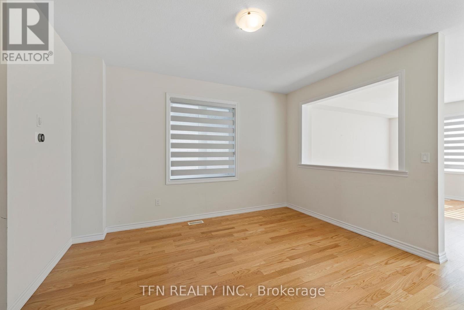 19 Rainbow Drive, Haldimand, Ontario  N3W 0E6 - Photo 10 - X12422415