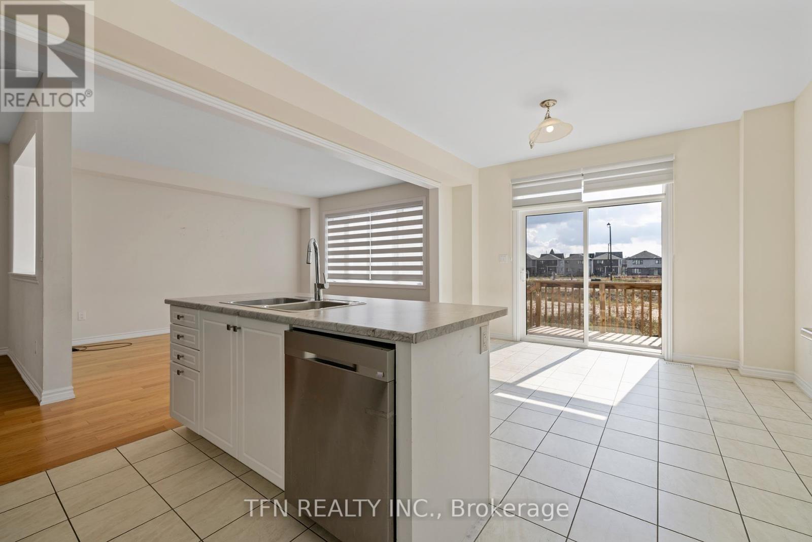 19 Rainbow Drive, Haldimand, Ontario  N3W 0E6 - Photo 20 - X12422415