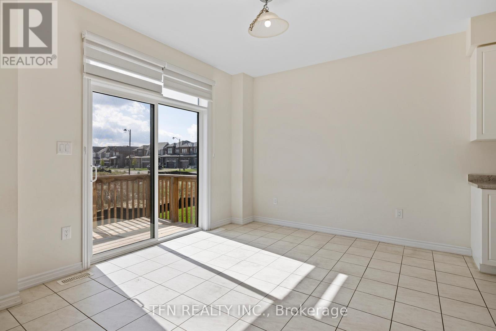 19 Rainbow Drive, Haldimand, Ontario  N3W 0E6 - Photo 22 - X12422415