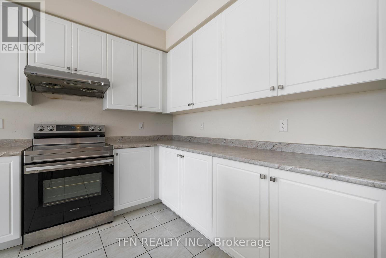 19 Rainbow Drive, Haldimand, Ontario  N3W 0E6 - Photo 19 - X12422415