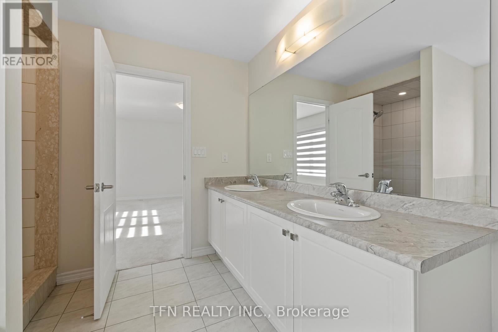 19 Rainbow Drive, Haldimand, Ontario  N3W 0E6 - Photo 38 - X12422415