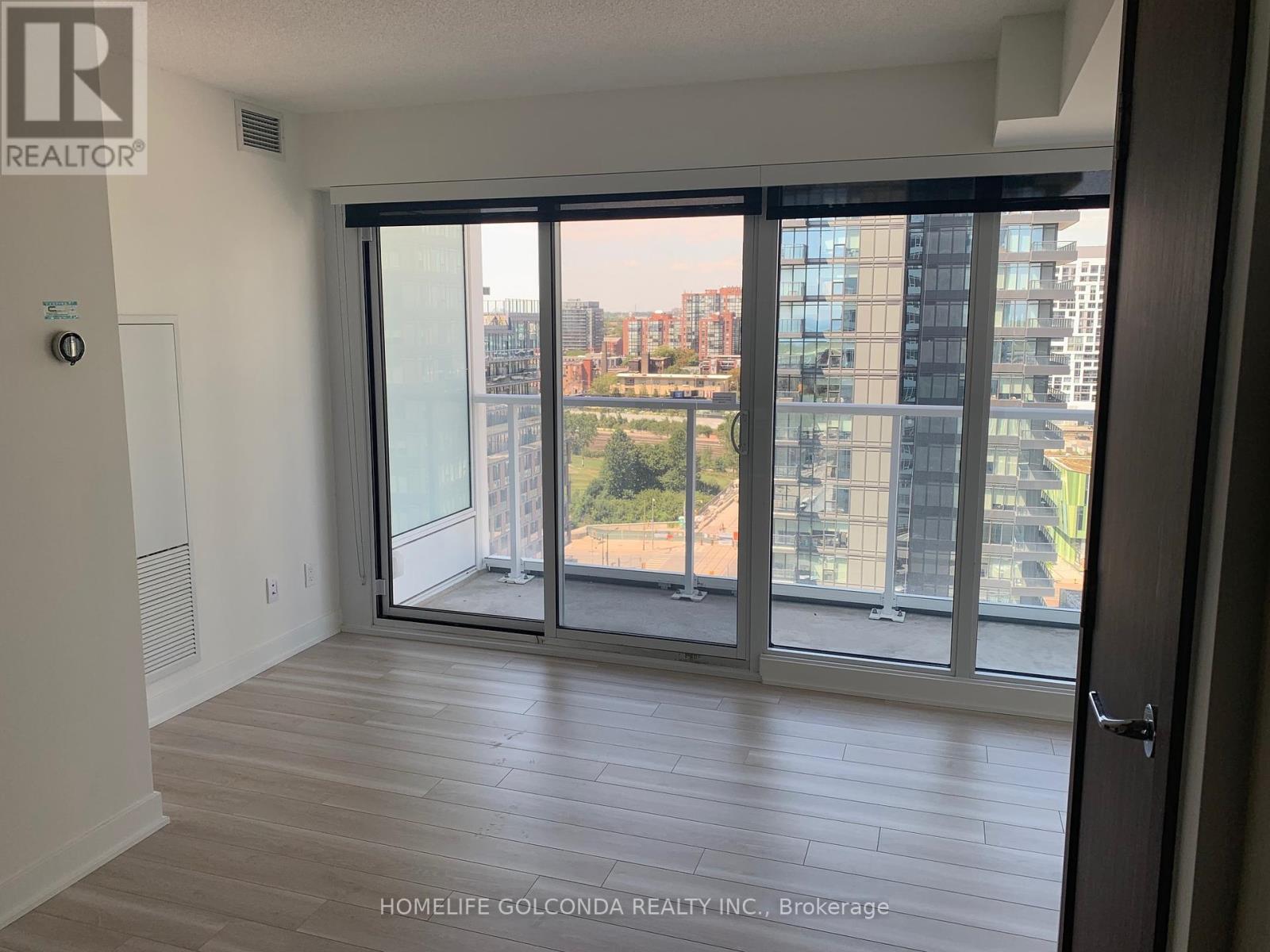 1805 - 19 Bathurst Street, Toronto, Ontario  M5V 0N2 - Photo 2 - C12434818