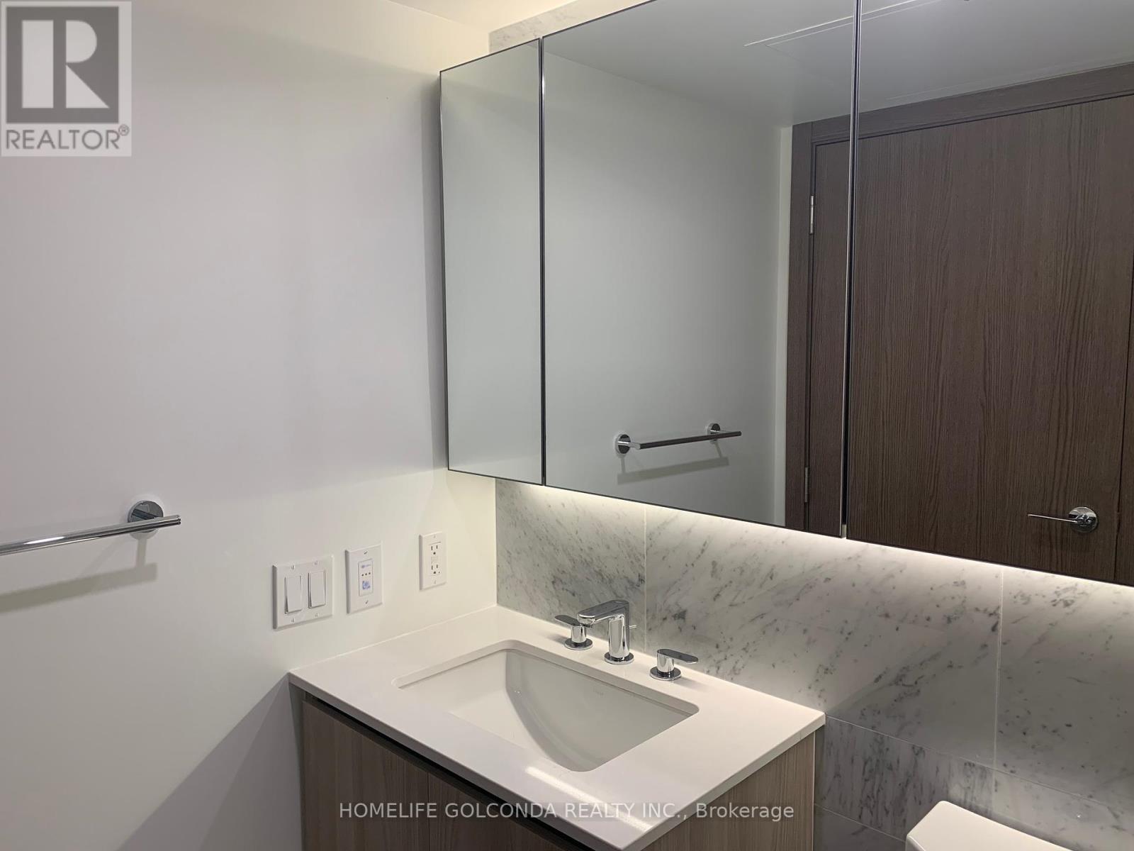1805 - 19 Bathurst Street, Toronto, Ontario  M5V 0N2 - Photo 9 - C12434818