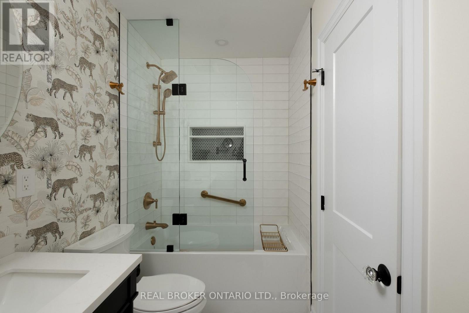 B - 187 Sherwood Avenue, Toronto, Ontario  M4P 2A9 - Photo 12 - C12434880