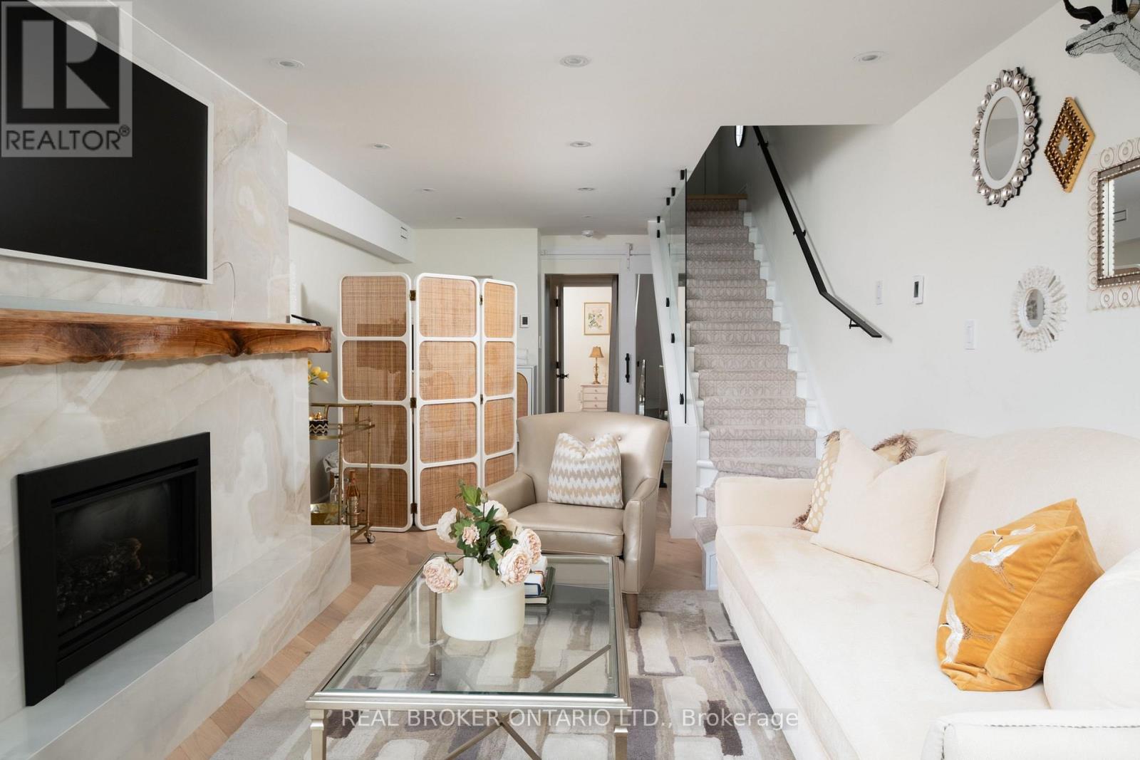 B - 187 Sherwood Avenue, Toronto, Ontario  M4P 2A9 - Photo 2 - C12434880