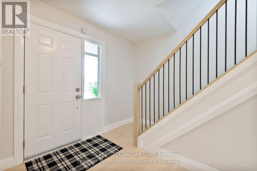 799 Farnham Road, London South, Ontario  N6K 1R6 - Photo 5 - X12434960