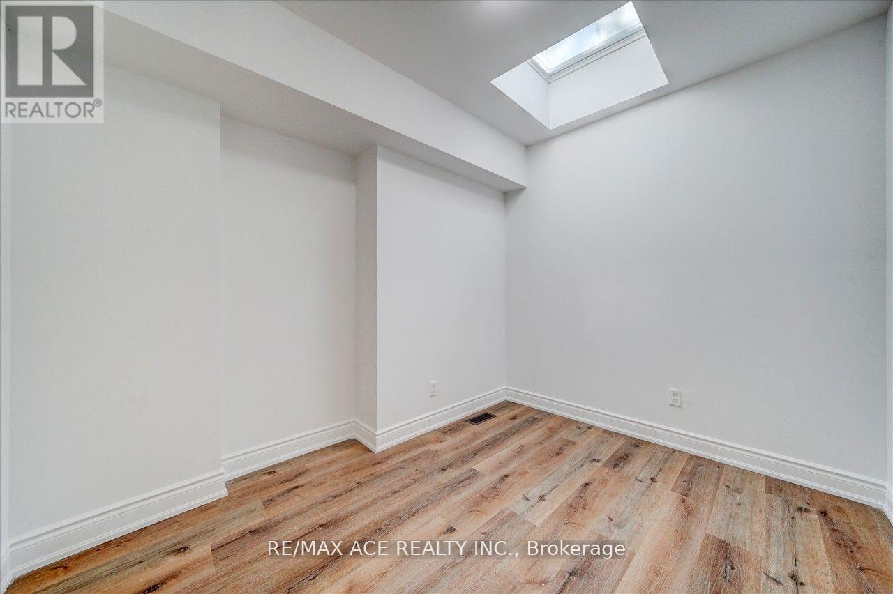 Upper - 183 Munro Street, Toronto, Ontario  M4M 2B8 - Photo 12 - E12434819