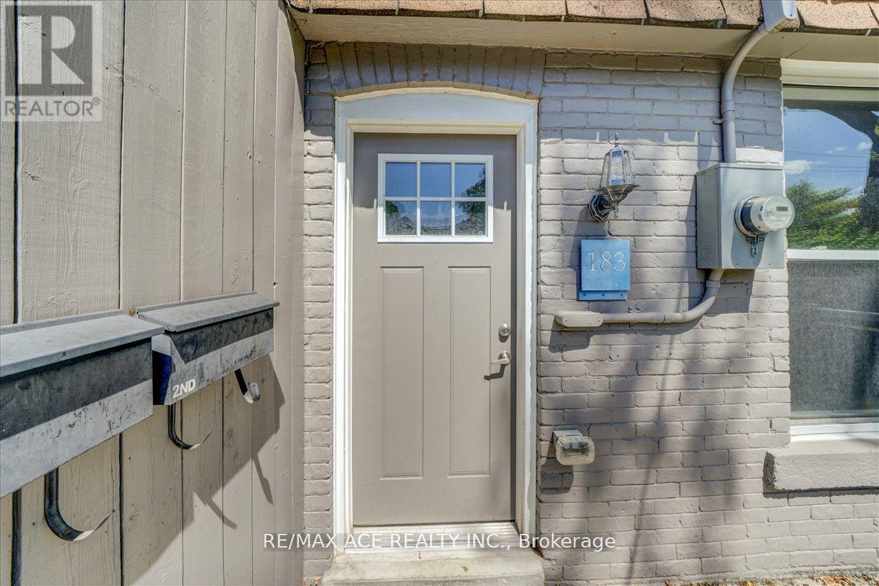 Upper - 183 Munro Street, Toronto, Ontario  M4M 2B8 - Photo 2 - E12434819