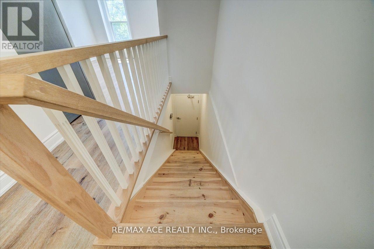Upper - 183 Munro Street, Toronto, Ontario  M4M 2B8 - Photo 5 - E12434819