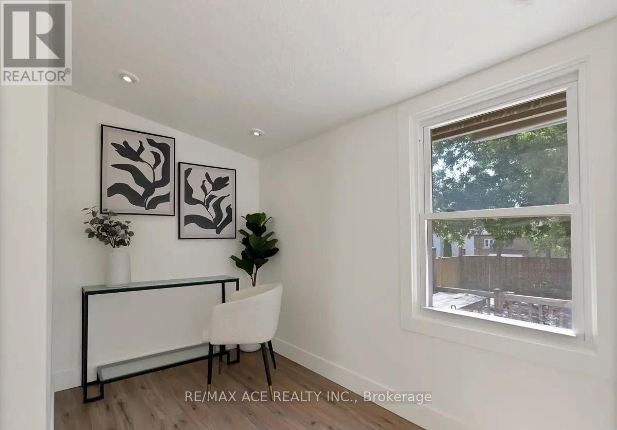 596 Pharmacy Avenue, Toronto, Ontario  M1L 3G9 - Photo 6 - E12434930