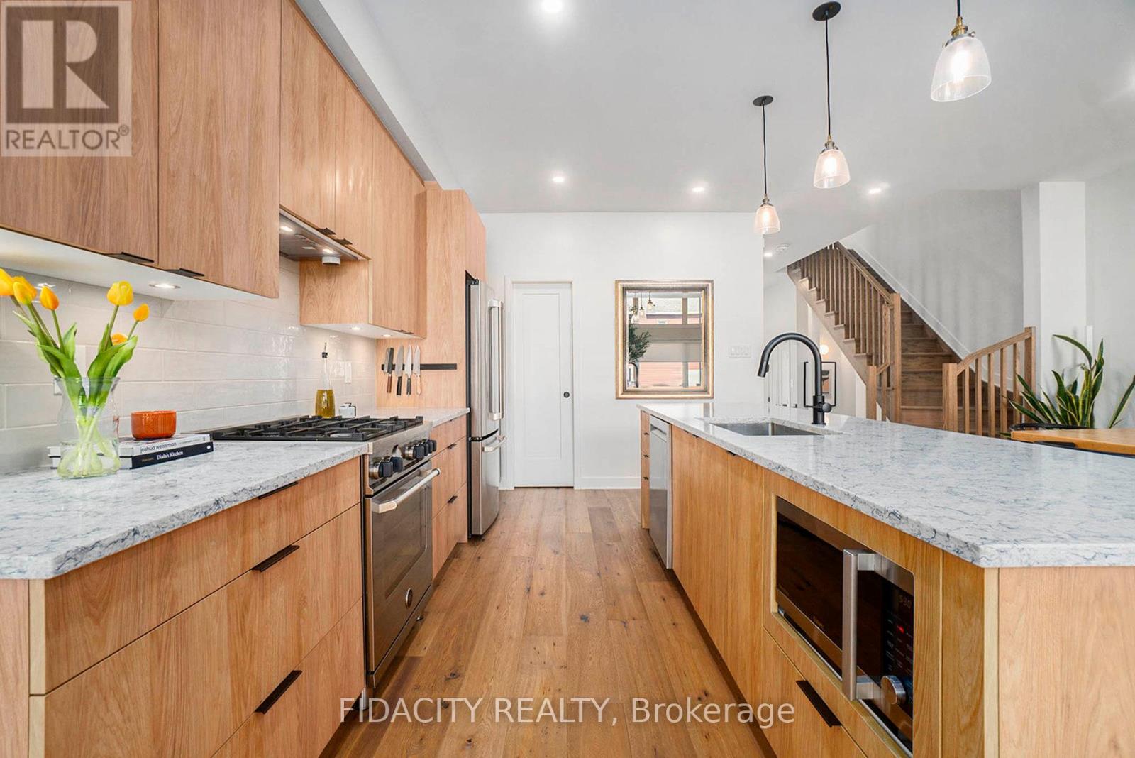 712 Twist Way, Ottawa, Ontario  K2V 0M8 - Photo 7 - X12435004
