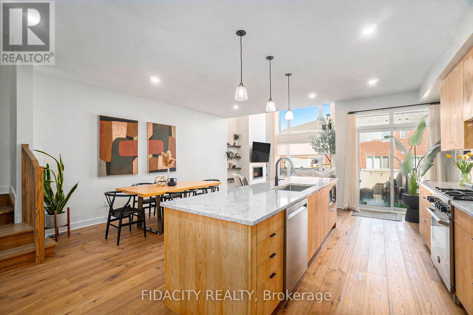 712 Twist Way, Ottawa, Ontario  K2V 0M8 - Photo 8 - X12435004