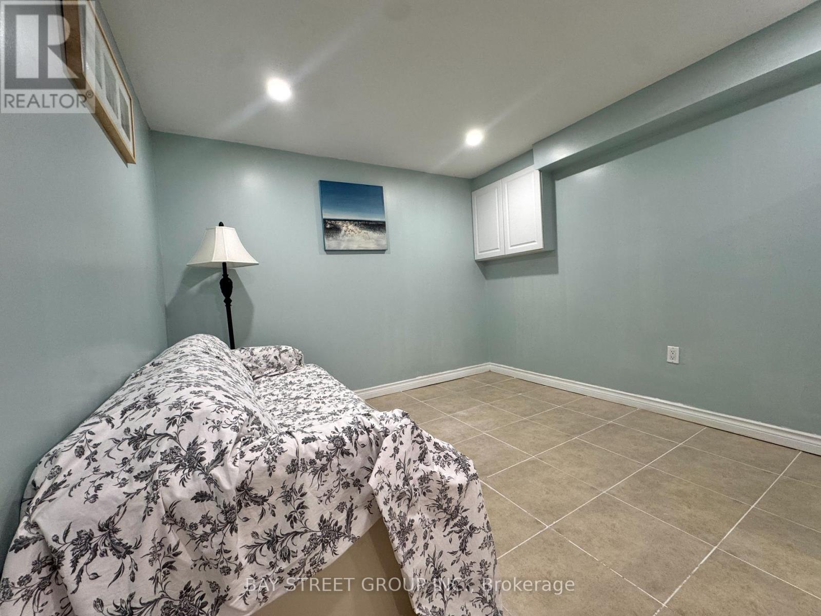 43 Sherwood Forest Drive, Markham, Ontario  L3P 1P5 - Photo 10 - N12434830