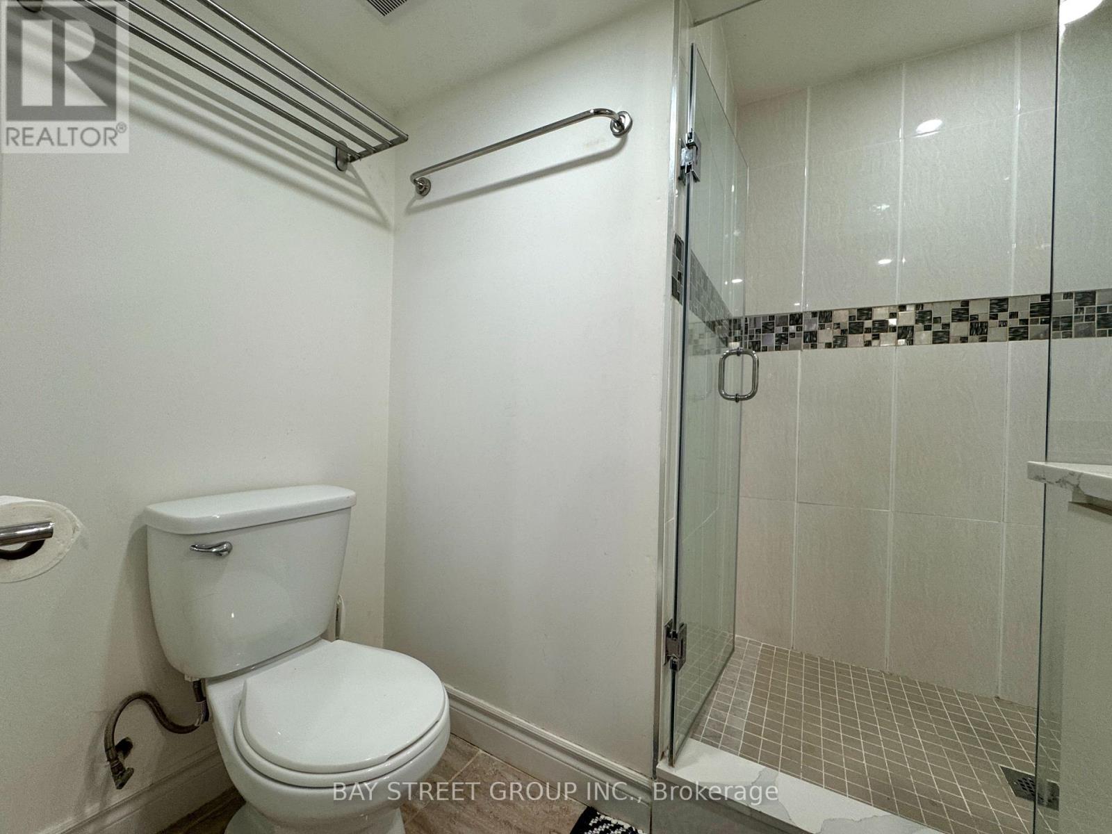 43 Sherwood Forest Drive, Markham, Ontario  L3P 1P5 - Photo 15 - N12434830