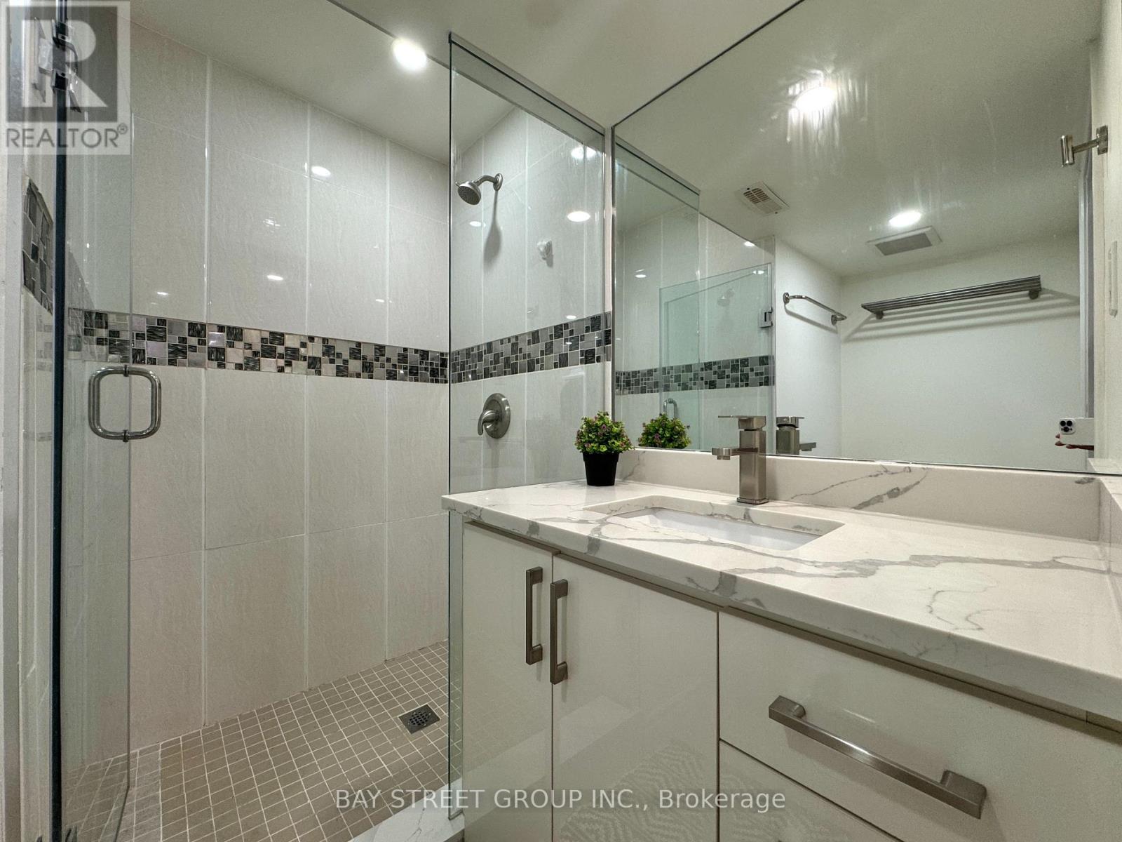 43 Sherwood Forest Drive, Markham, Ontario  L3P 1P5 - Photo 16 - N12434830