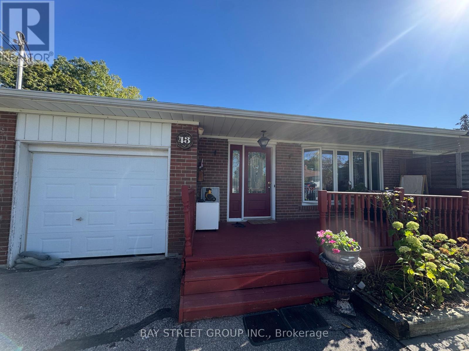 43 Sherwood Forest Drive, Markham, Ontario  L3P 1P5 - Photo 2 - N12434830