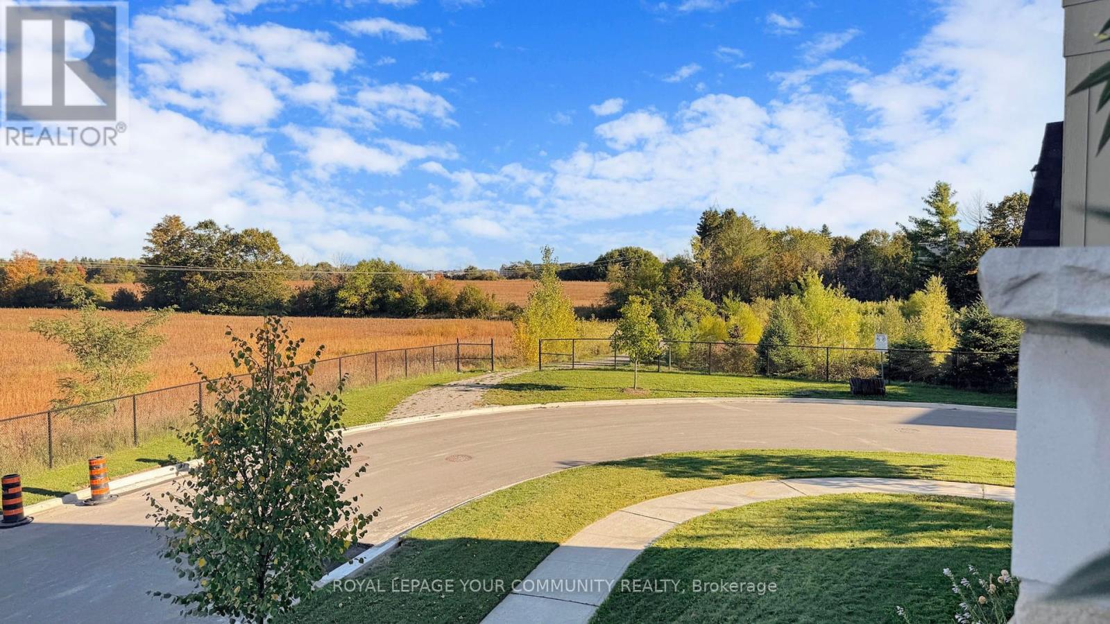 32 Delft Drive, Markham, Ontario  L6C 0Z1 - Photo 2 - N12434836