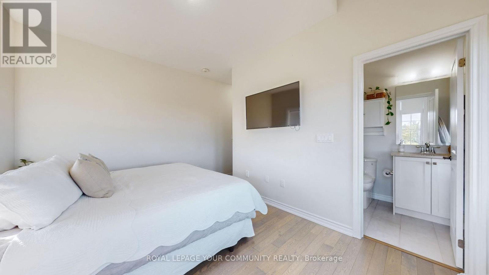 32 Delft Drive, Markham, Ontario  L6C 0Z1 - Photo 22 - N12434836