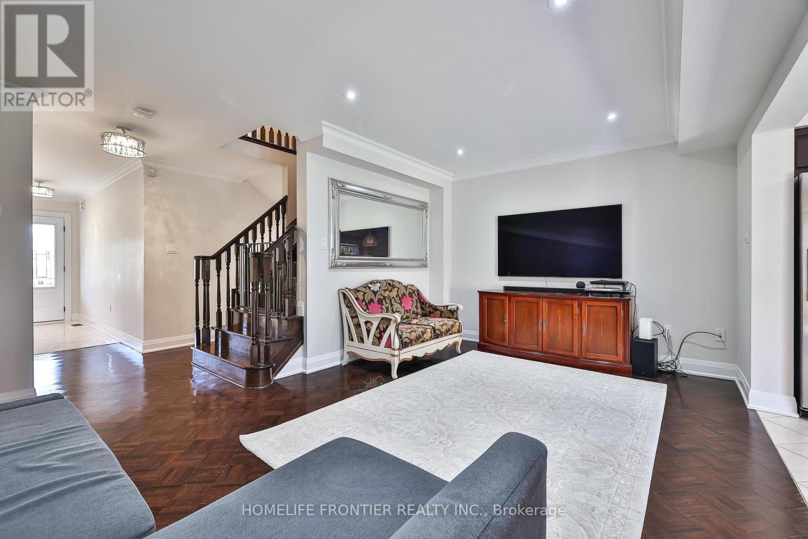86 Venice Gate Drive, Vaughan, Ontario  L4H 0E7 - Photo 12 - N12434887