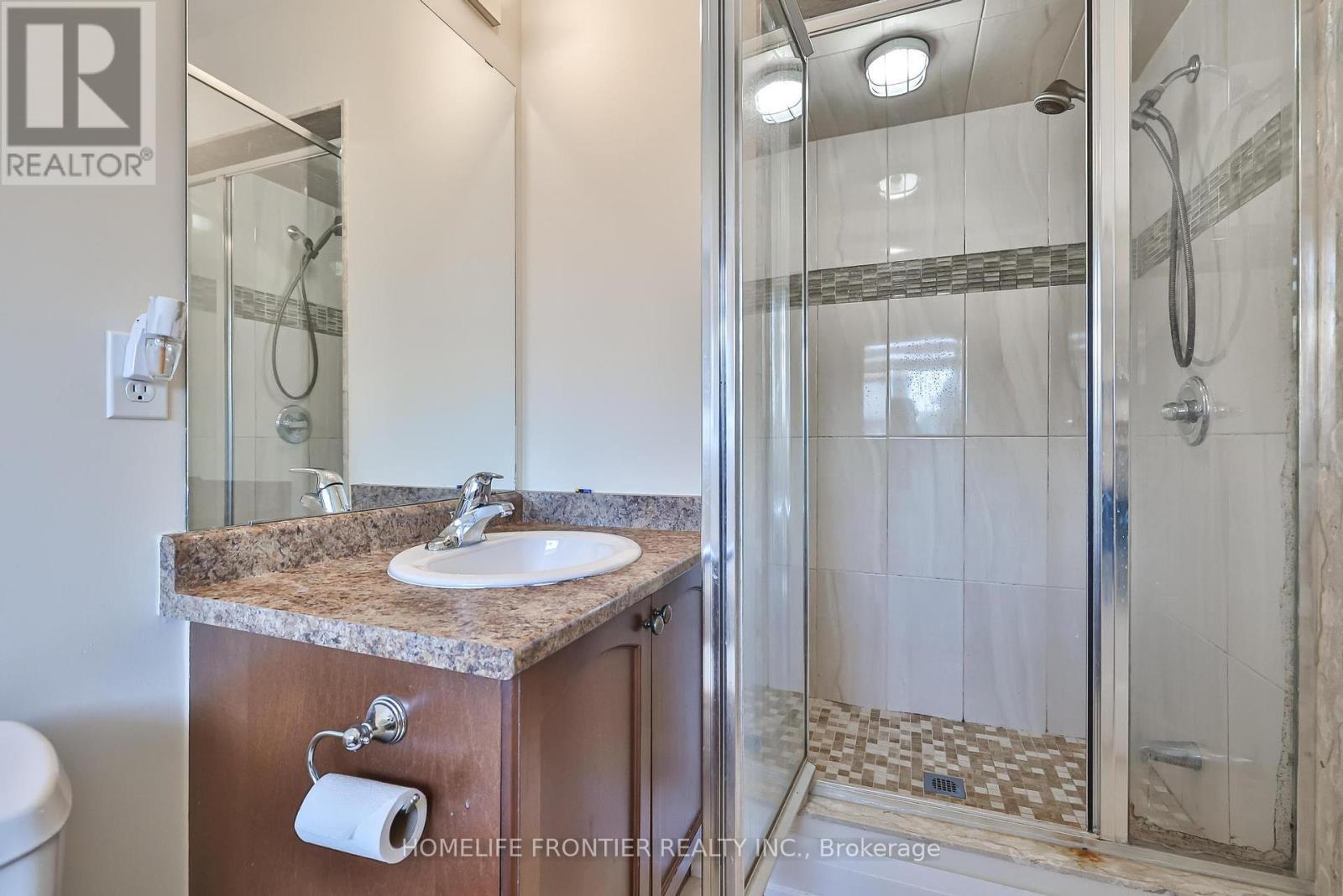 86 Venice Gate Drive, Vaughan, Ontario  L4H 0E7 - Photo 27 - N12434887