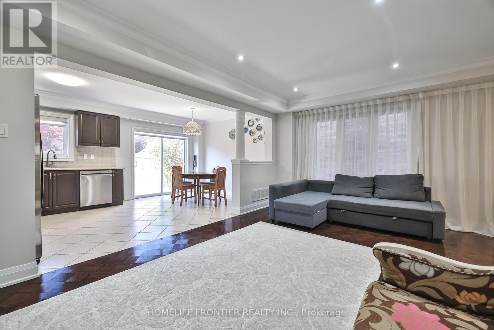 86 Venice Gate Drive, Vaughan, Ontario  L4H 0E7 - Photo 9 - N12434887