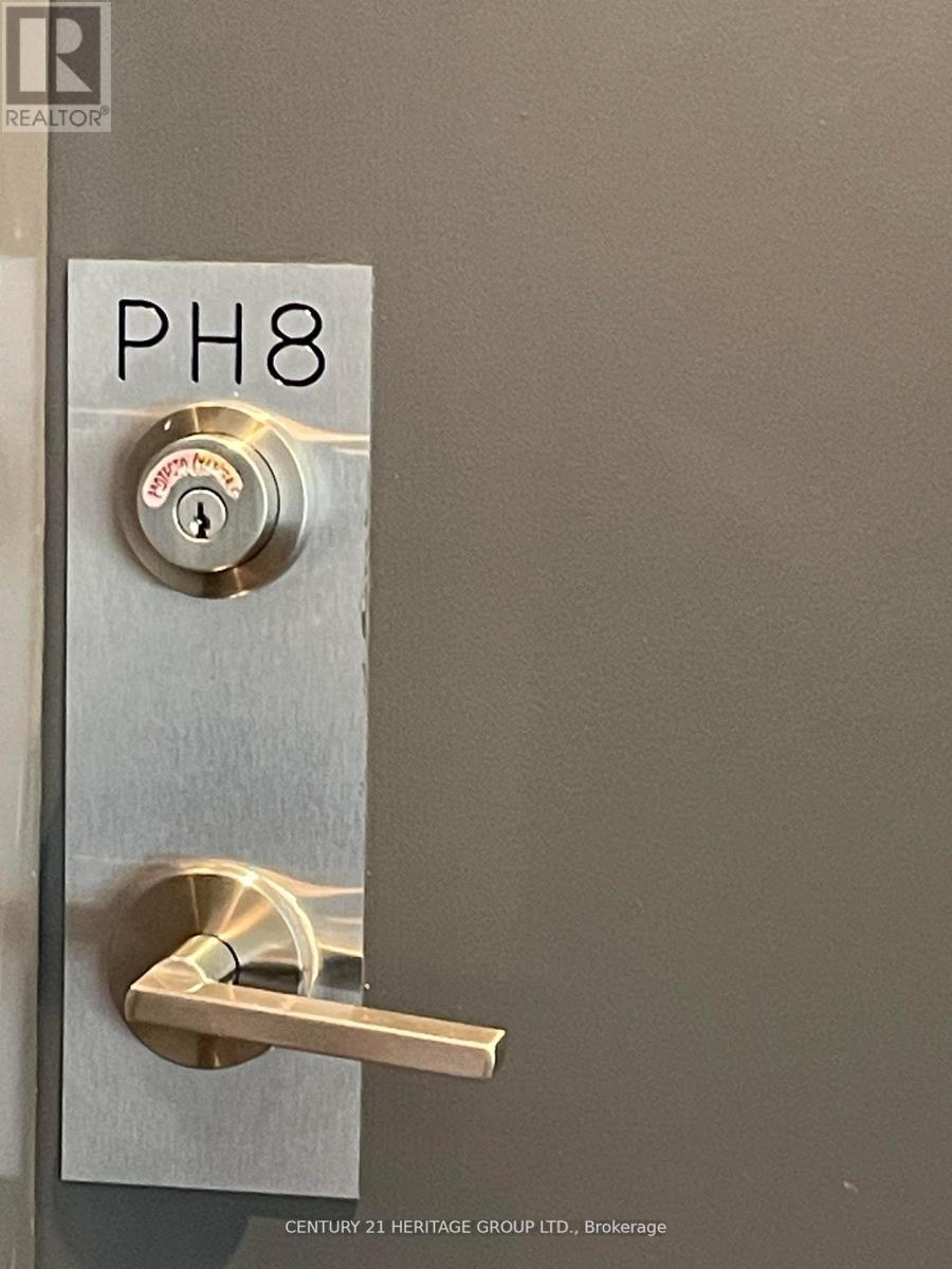 Ph8 - 11611 Yonge Street, Richmond Hill, Ontario  L4E 1G2 - Photo 2 - N12434903