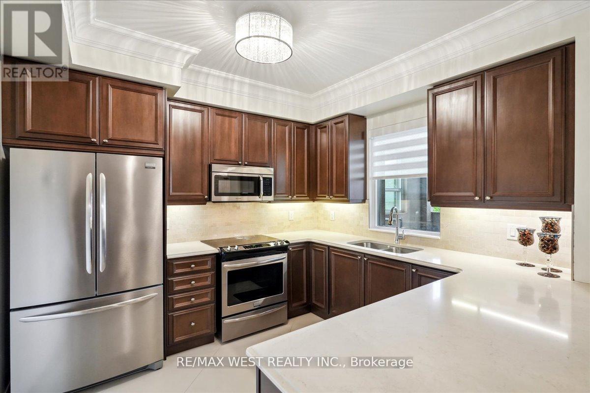 405 - 9255 Jane Street, Vaughan, Ontario  L6A 0K1 - Photo 4 - N12434907