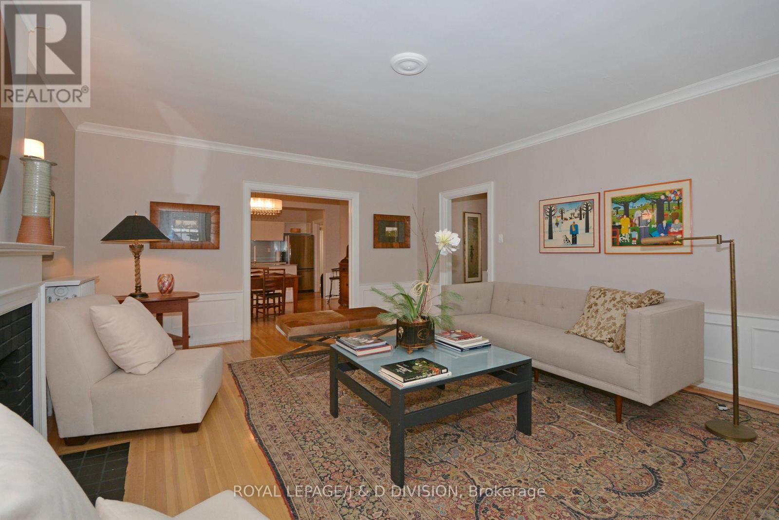 34 Edmund Avenue, Toronto, Ontario  M4V 1H3 - Photo 3 - C12352543