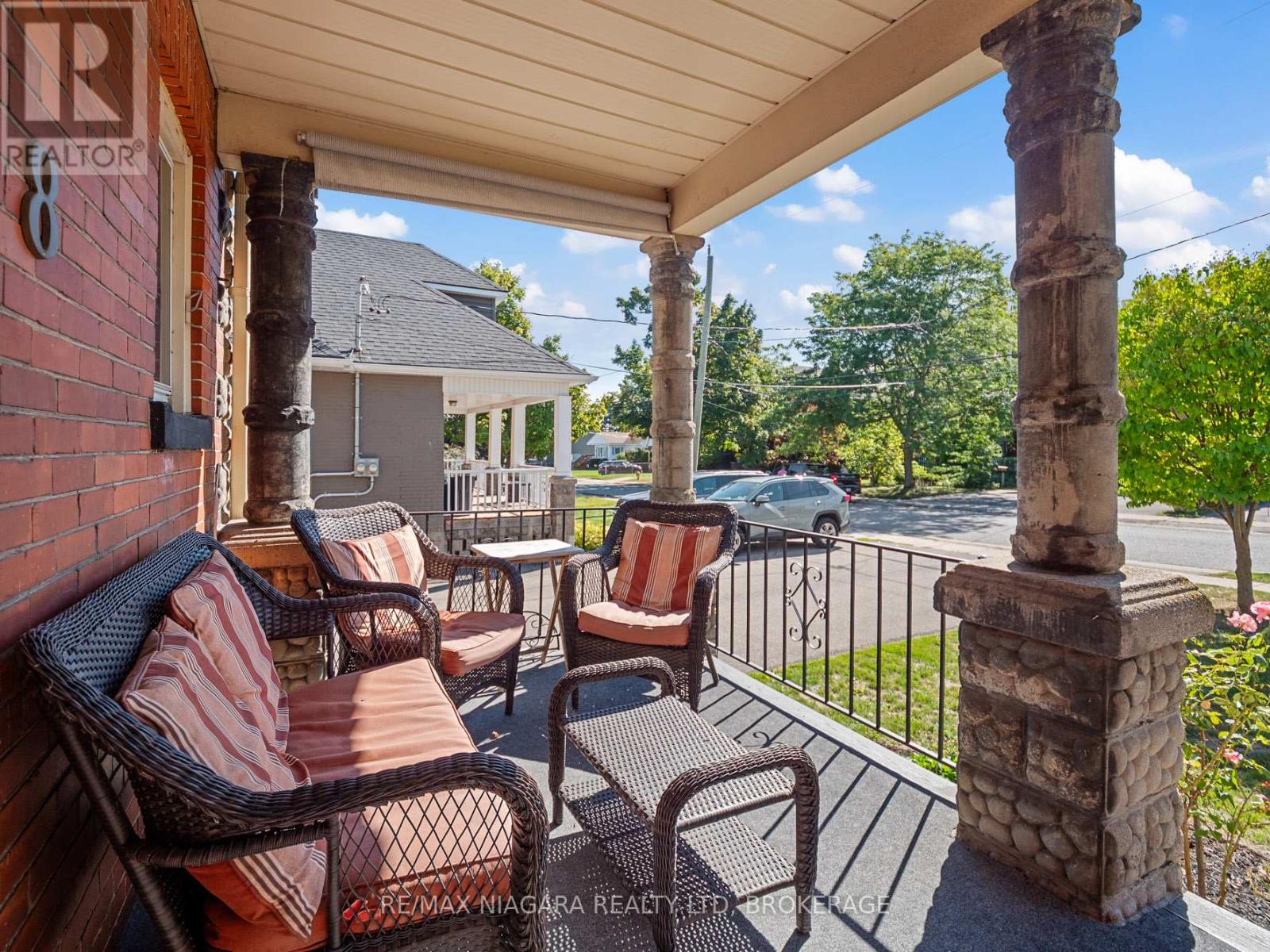 18 Emerick Avenue, Fort Erie, Ontario  L2A 2W3 - Photo 4 - X12434949
