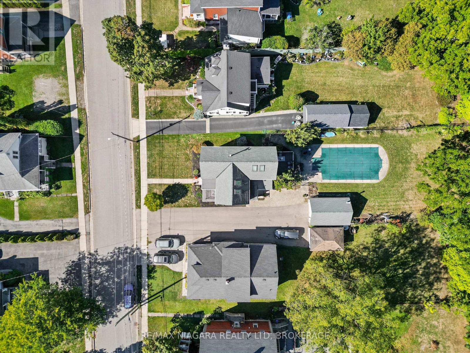 18 Emerick Avenue, Fort Erie (Central), Ontario  L2A 2W3 - Photo 41 - X12434949