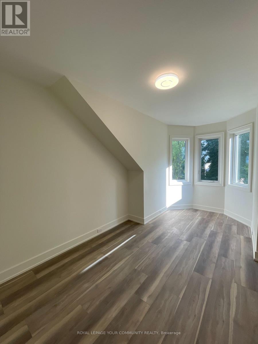 8 - 263 Barrie Street W, Bradford West Gwillimbury, Ontario  L3Z 1A2 - Photo 17 - N12428322