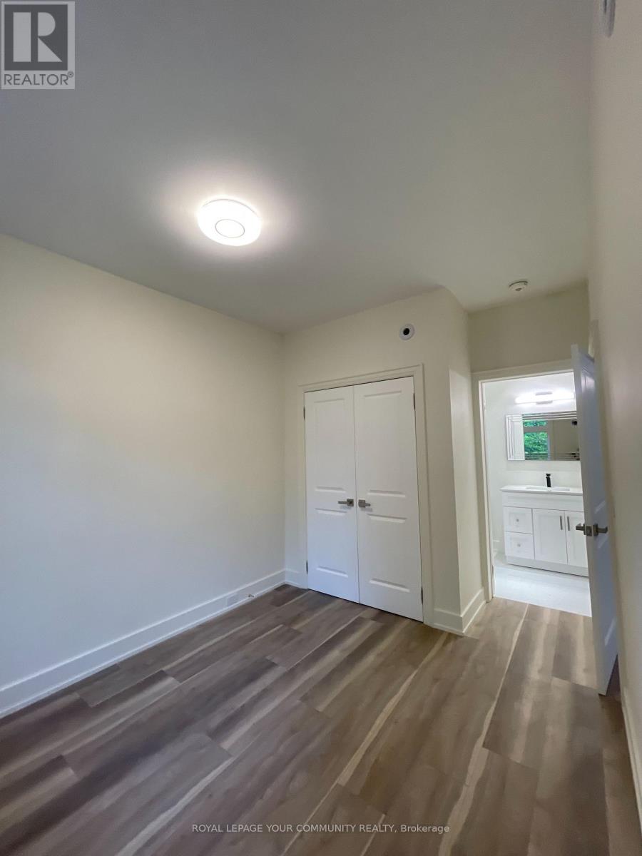 8 - 263 Barrie Street W, Bradford West Gwillimbury, Ontario  L3Z 1A2 - Photo 9 - N12428322