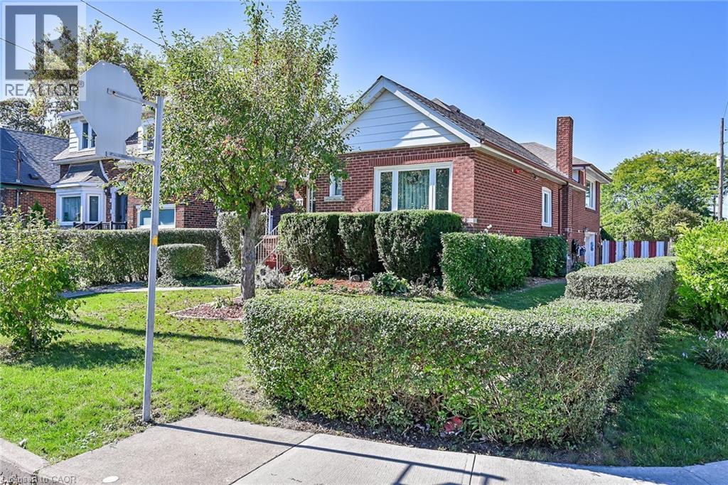 27 Paradise Road N, Hamilton, Ontario  L8S 3S5 - Photo 3 - 40774845