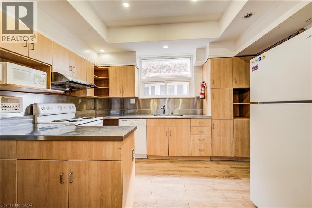 19 Schneider Avenue, Kitchener, Ontario  N2G 1K7 - Photo 8 - 40774780