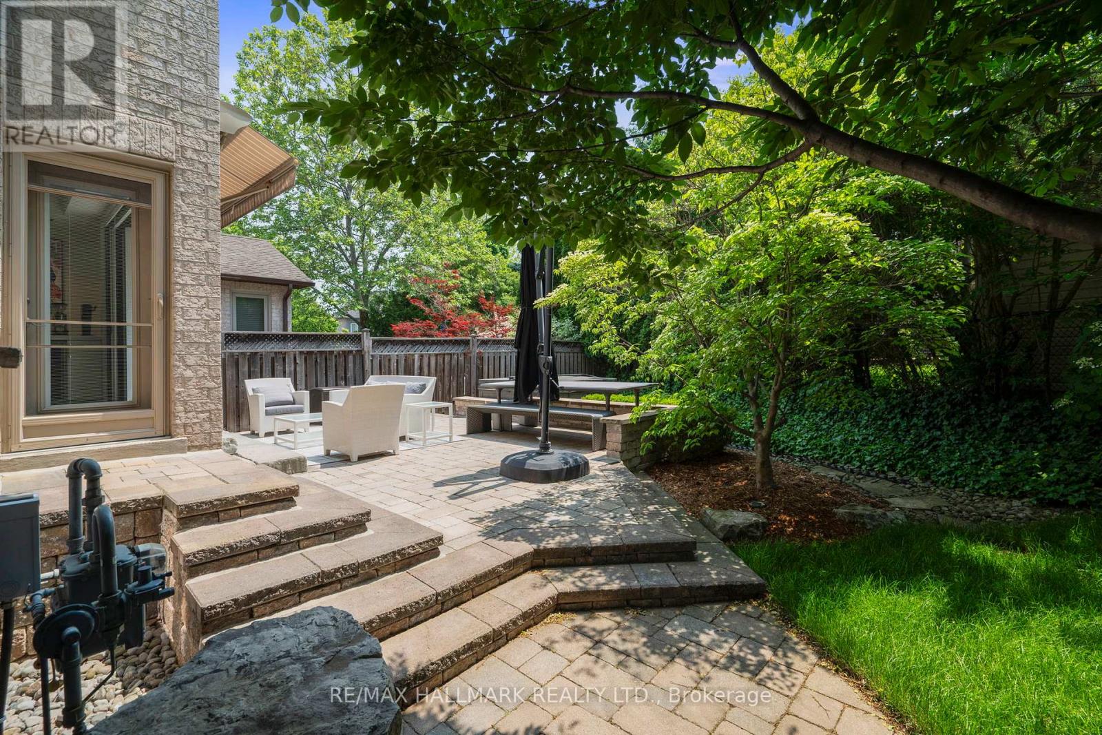 2092 Pinevalley Crescent, Oakville, Ontario  L6H 6L8 - Photo 38 - W12393260
