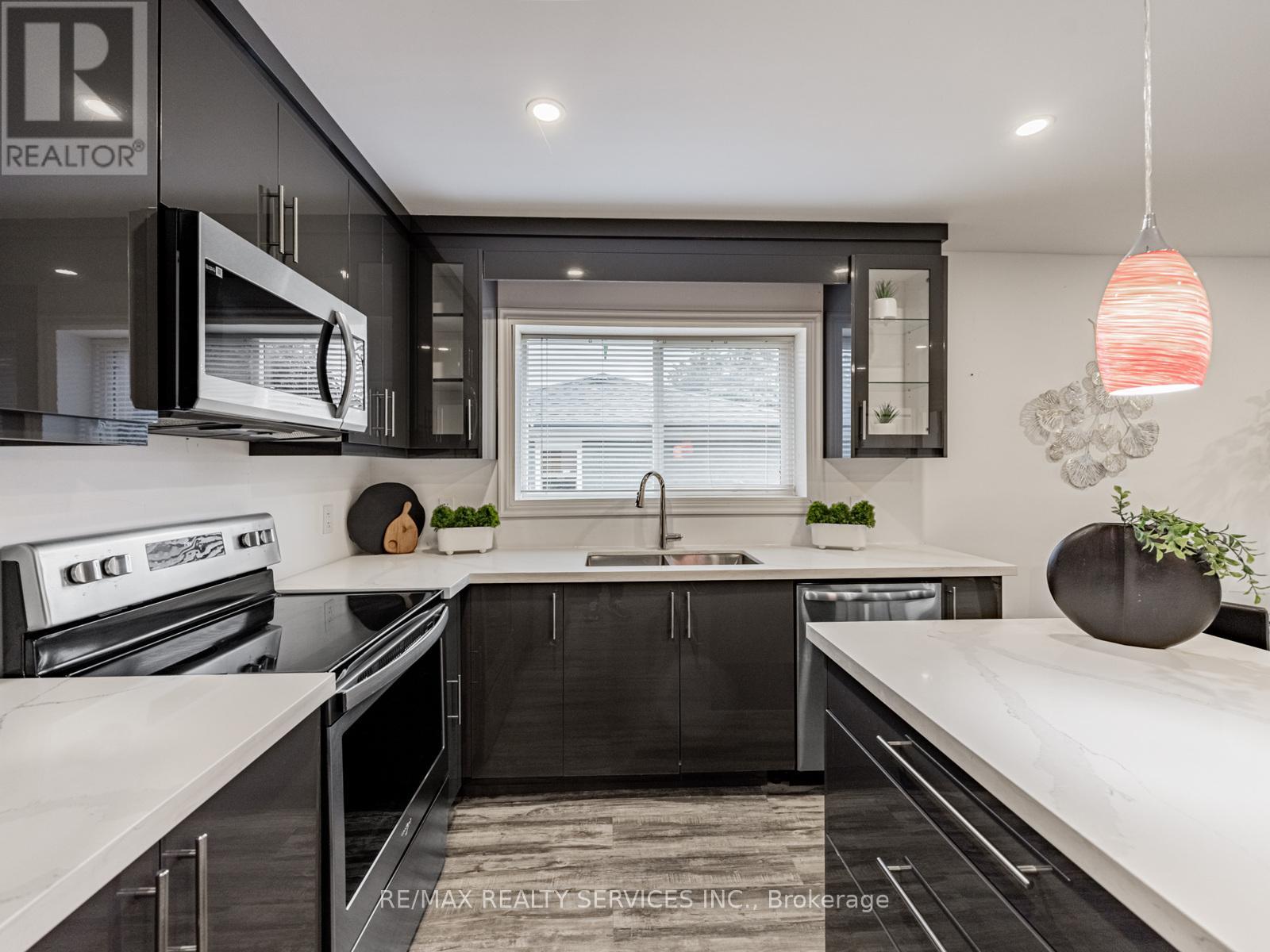 191 Deane Avenue, Oakville, Ontario  L6K 1N4 - Photo 9 - W12429352
