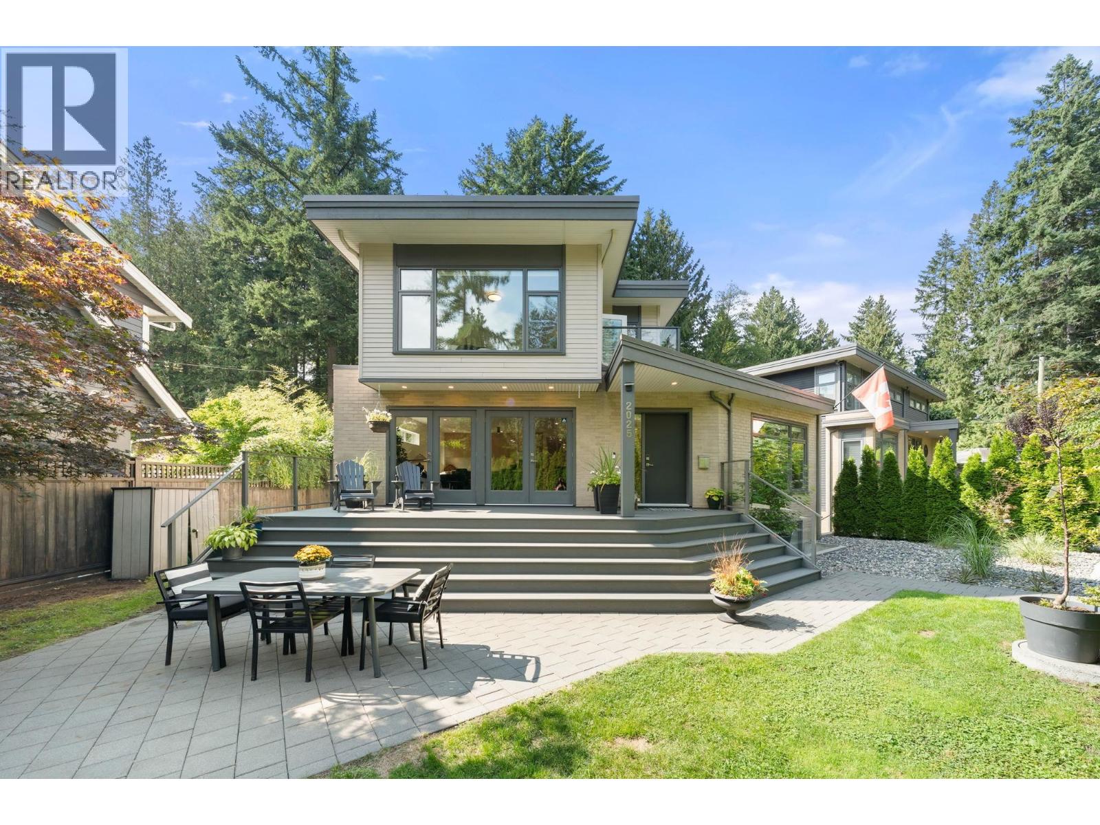 2025 Mackay Avenue, North Vancouver, British Columbia  V7P 2M8 - Photo 1 - R3053630