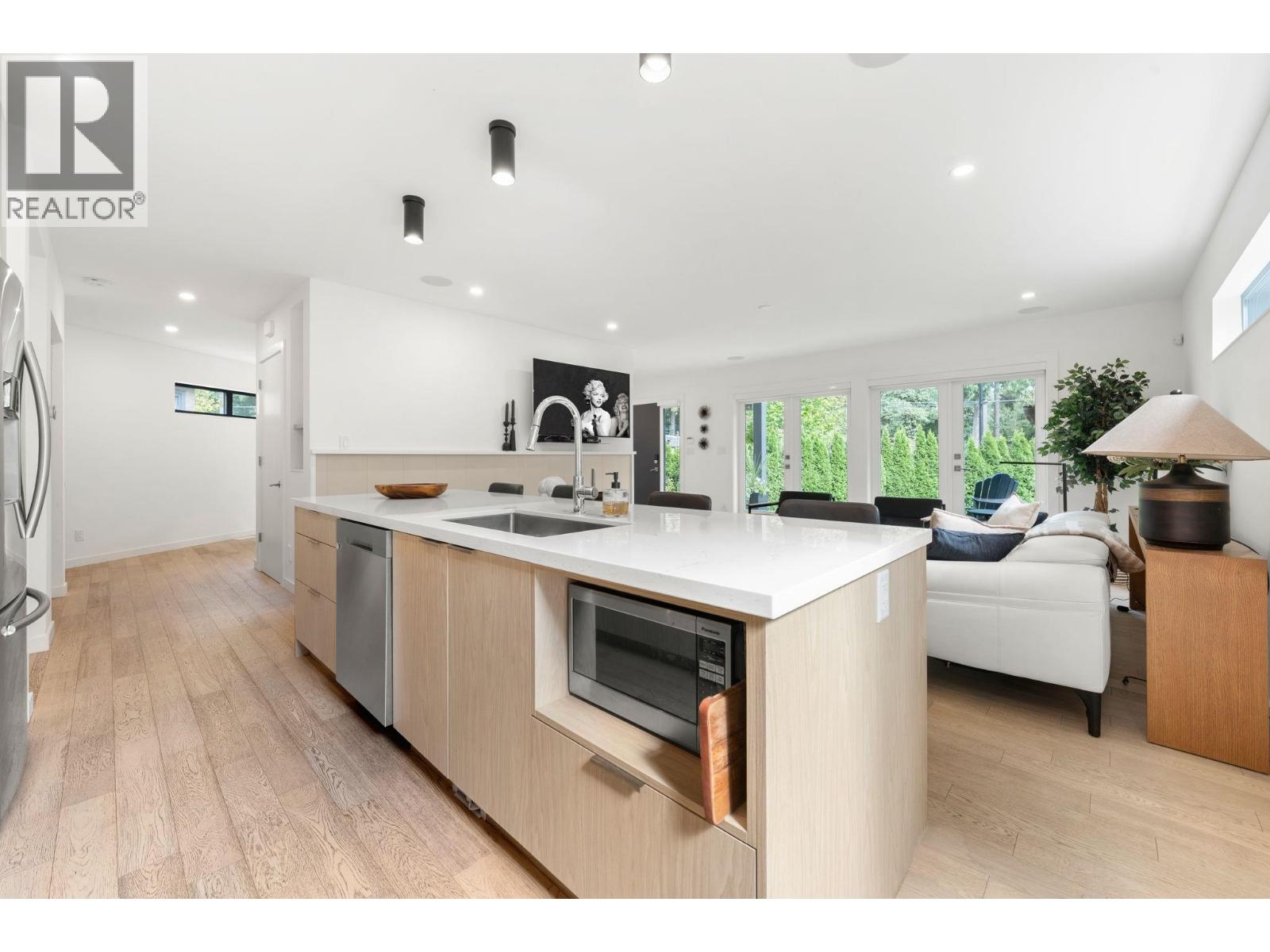 2025 Mackay Avenue, North Vancouver, British Columbia  V7P 2M8 - Photo 11 - R3053630
