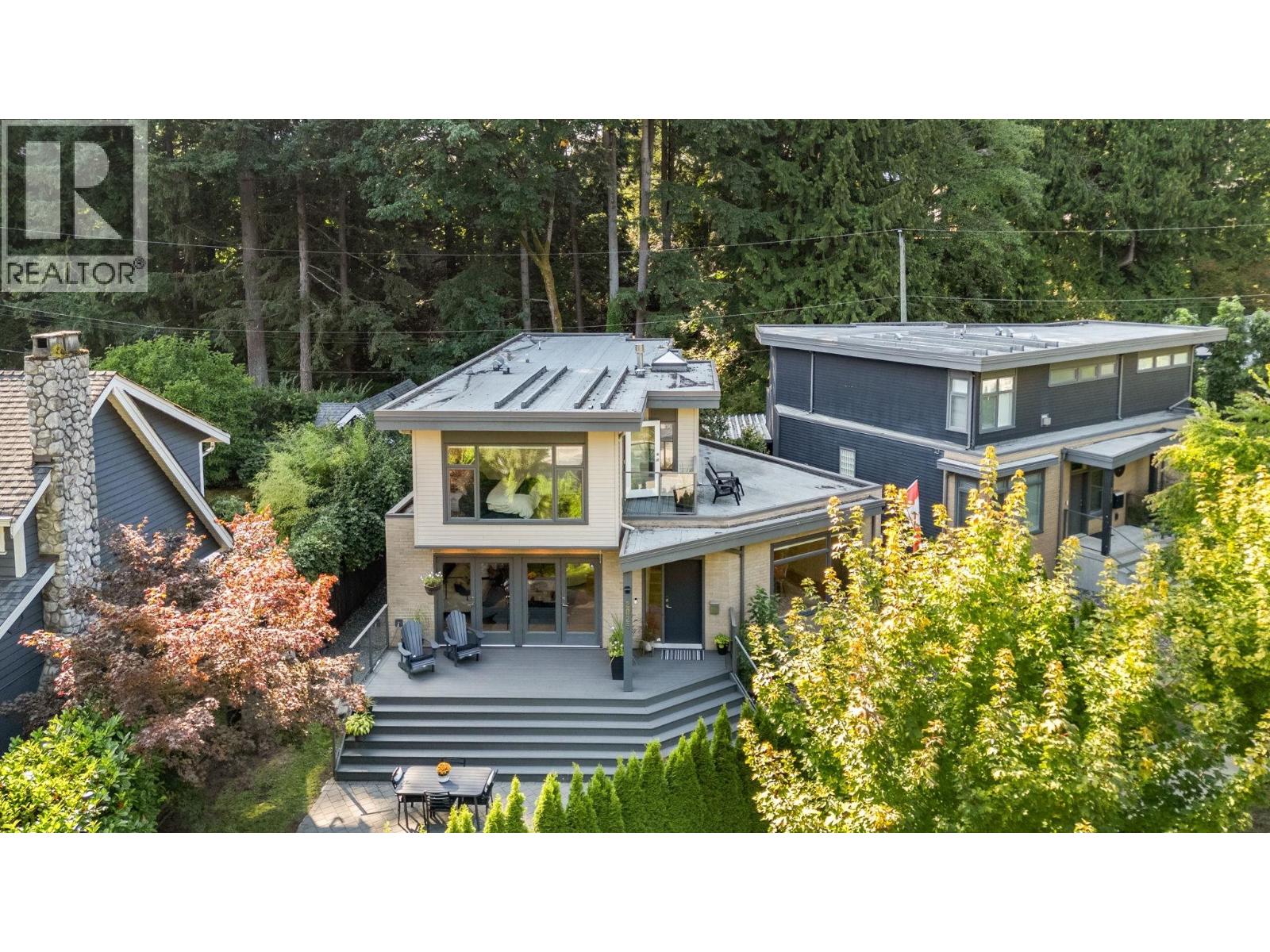 2025 Mackay Avenue, North Vancouver, British Columbia  V7P 2M8 - Photo 37 - R3053630