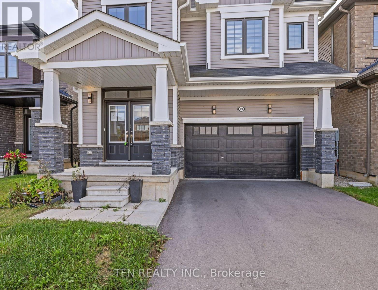 19 Rainbow Drive, Haldimand, Ontario  N3W 0E6 - Photo 4 - X12422415