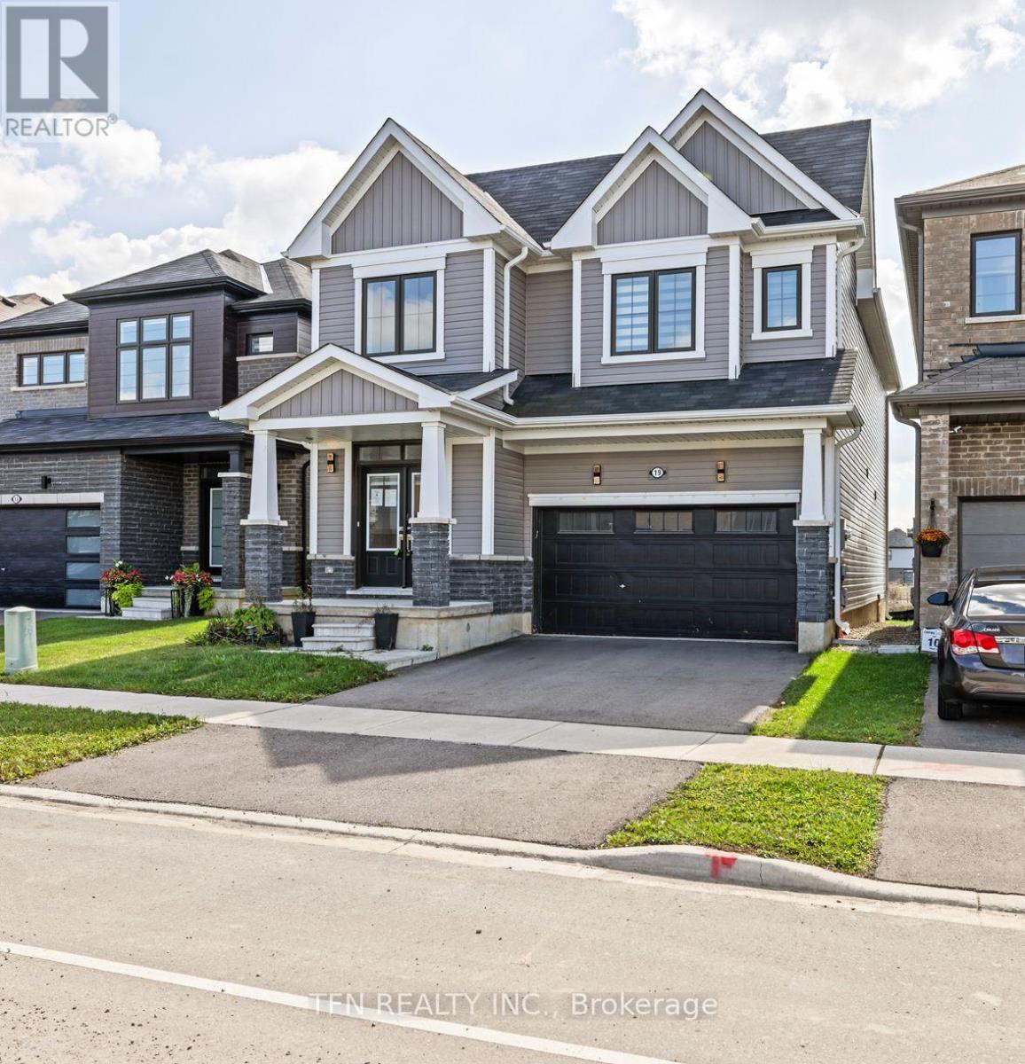 19 Rainbow Drive, Haldimand, Ontario  N3W 0E6 - Photo 2 - X12422415