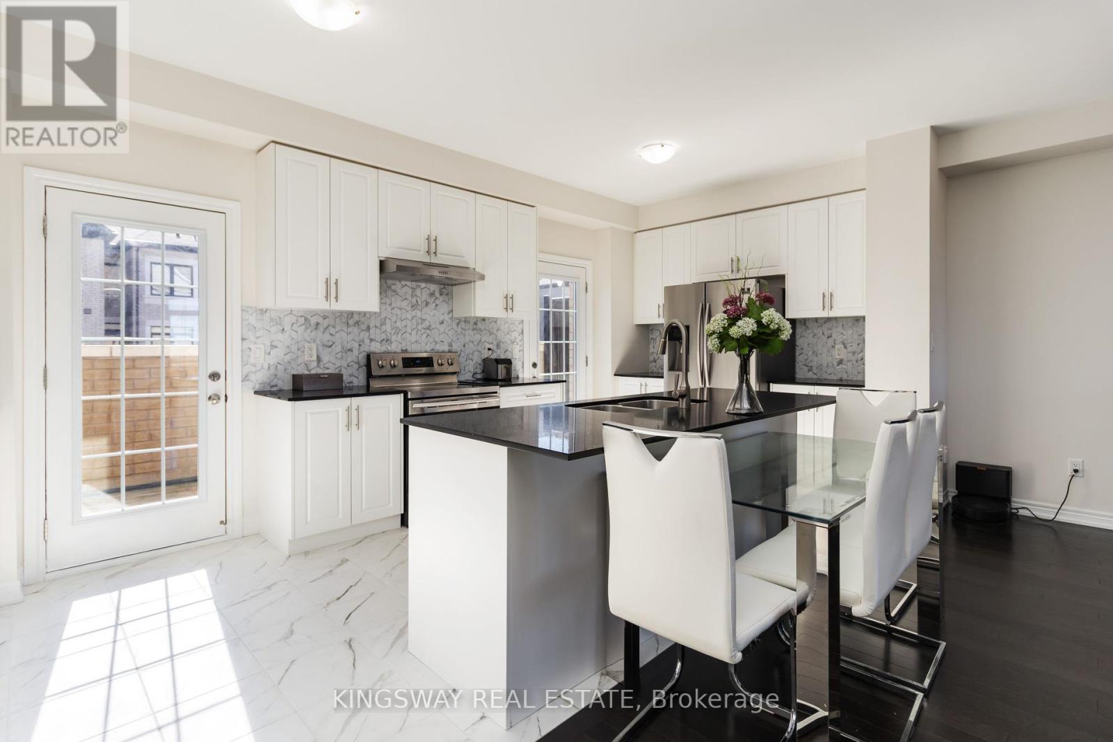 86 Fruitvale Circle, Brampton, Ontario  L7A 5B9 - Photo 17 - W12434813